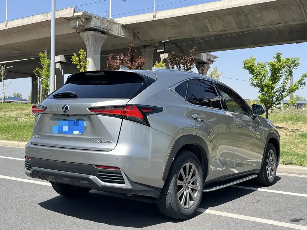 Lexus NX — миниатюра 6