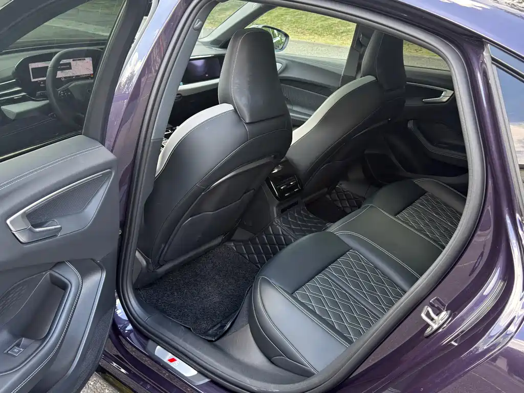 Audi A5L — миниатюра 7