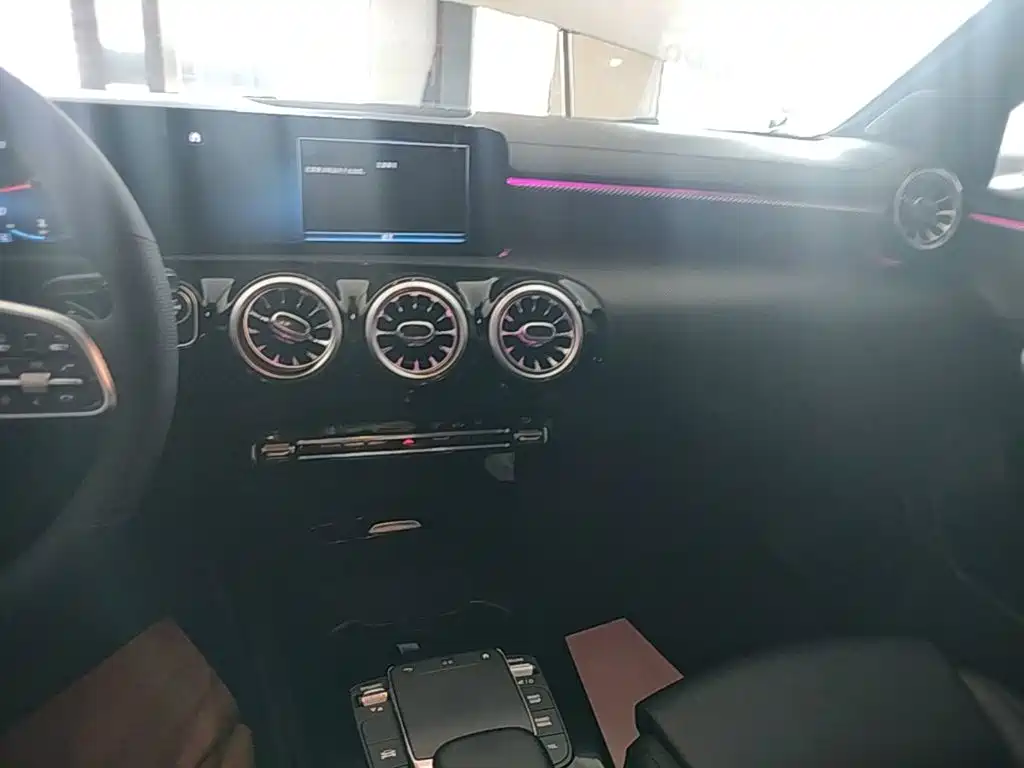 Mercedes-Benz A-Class — миниатюра 13