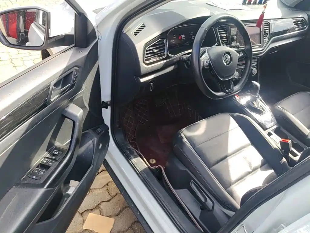 Volkswagen T-Roc — миниатюра 16