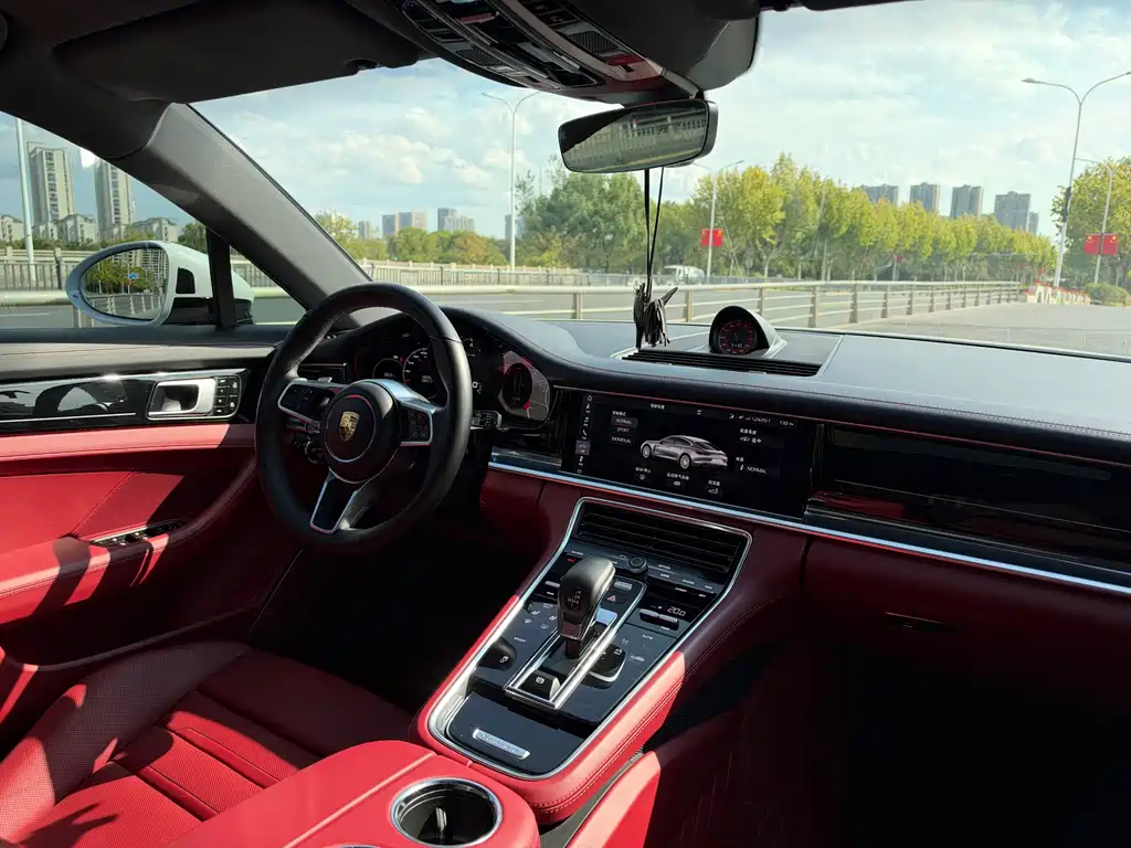 Porsche Panamera — миниатюра 7