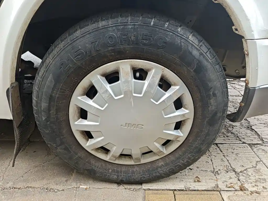 JMC Tesla — миниатюра 8