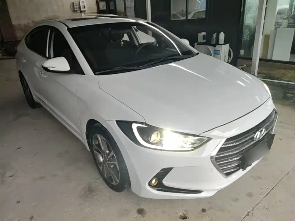 Hyundai Elantra — миниатюра 4