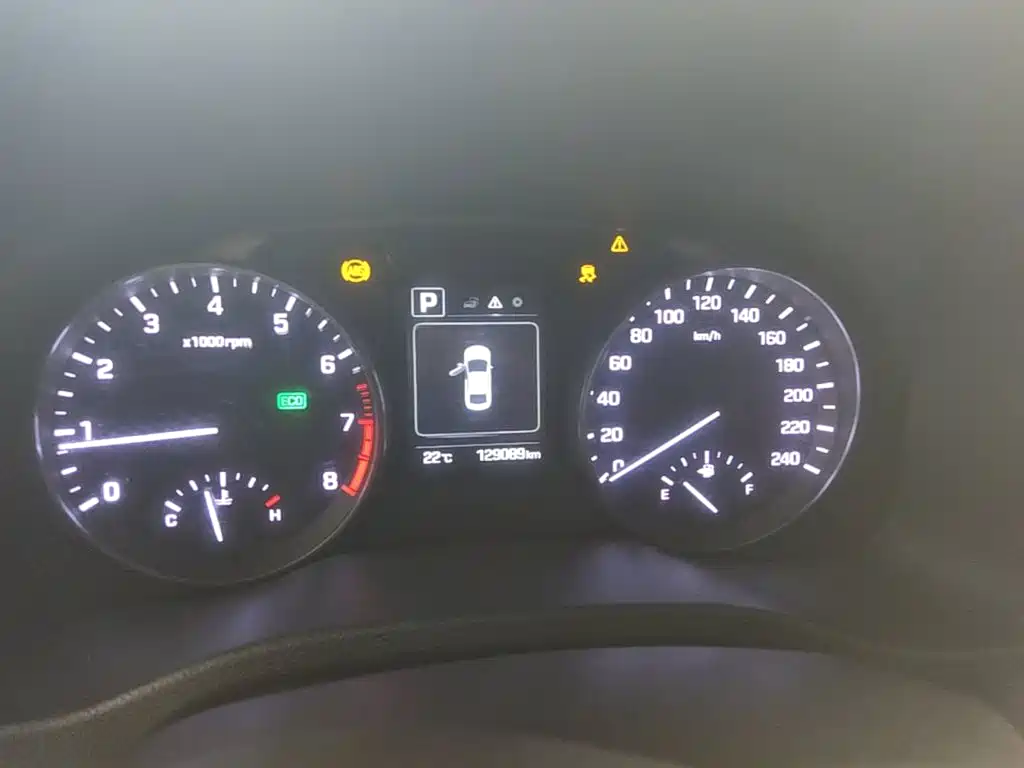 Hyundai Elantra — миниатюра 12