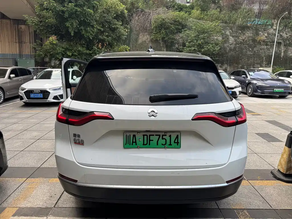 NIO ES8 — миниатюра 3