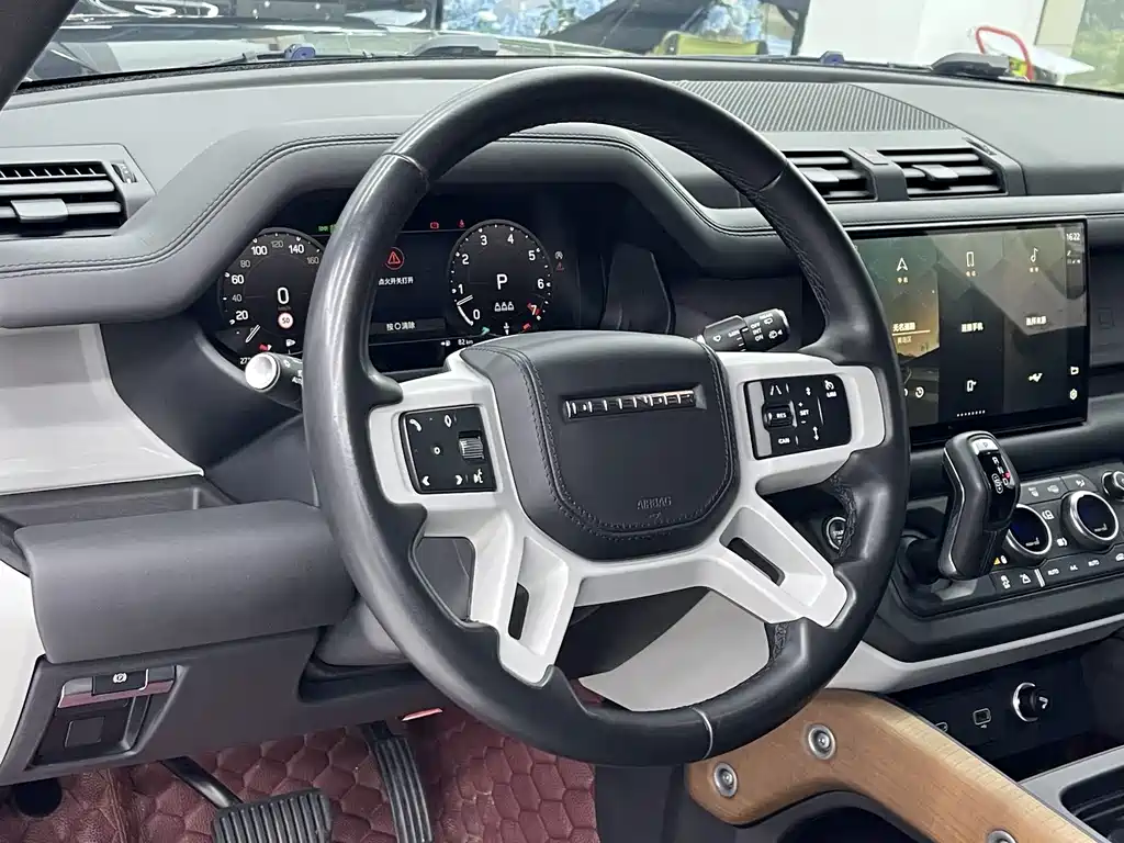 Land Rover Defender — миниатюра 5