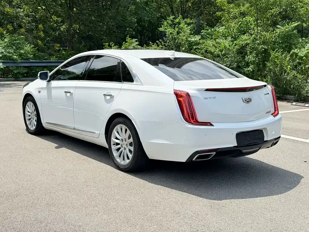 Cadillac XTS — миниатюра 7