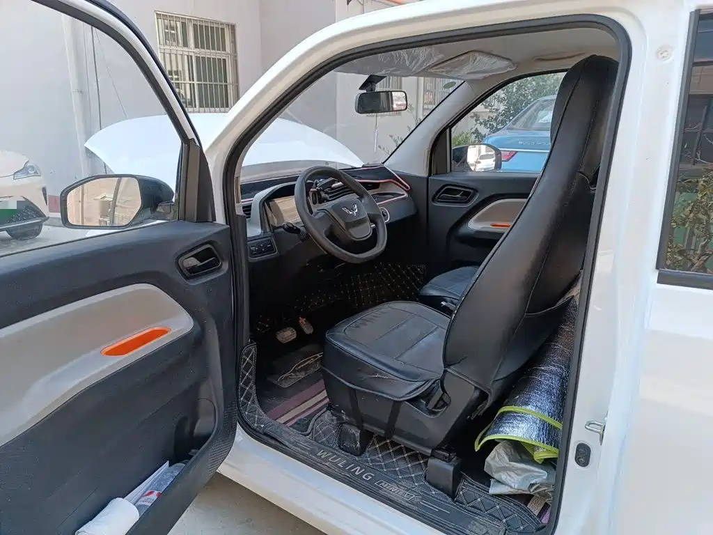 Wuling MINIEV — миниатюра 13