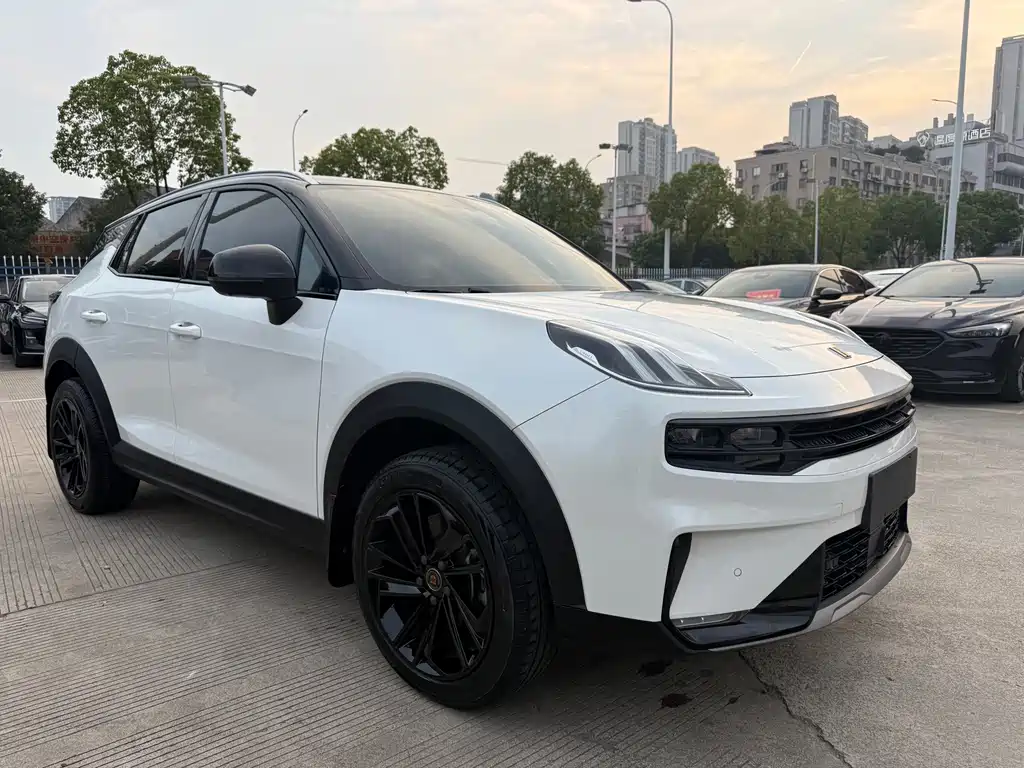 Lynk & Co 06 — миниатюра 3