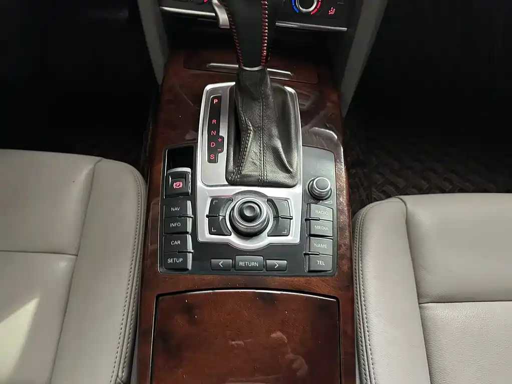 Audi A6L 2011 2.4L Comfort