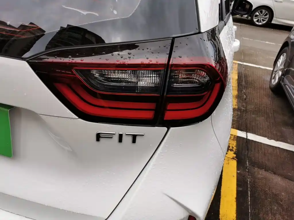 Honda Fit — миниатюра 8