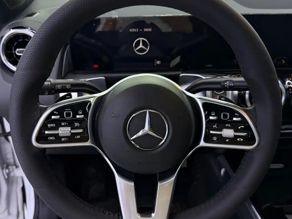 Mercedes-Benz GLB — миниатюра 15