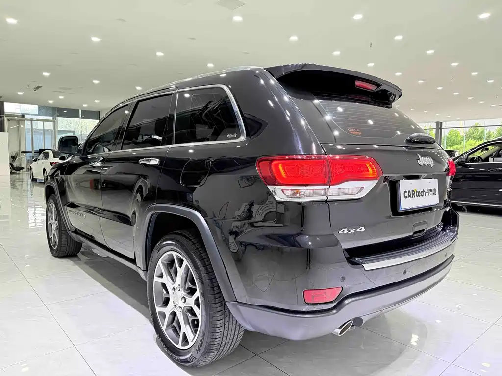 Jeep Grand Cherokee (Import) — миниатюра 4
