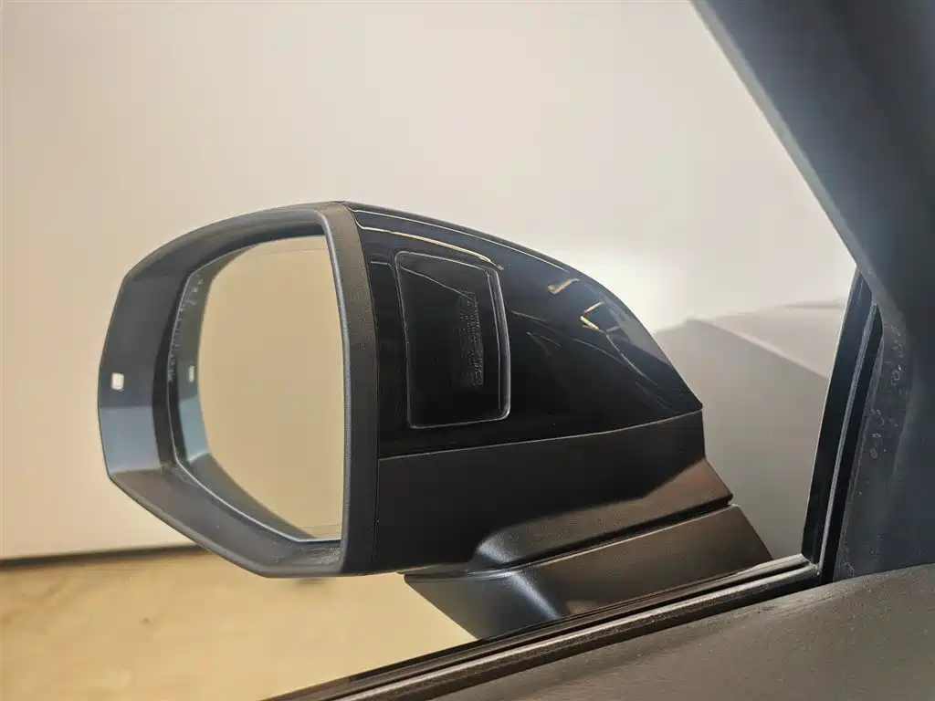 Audi Q5L Sportback — миниатюра 13