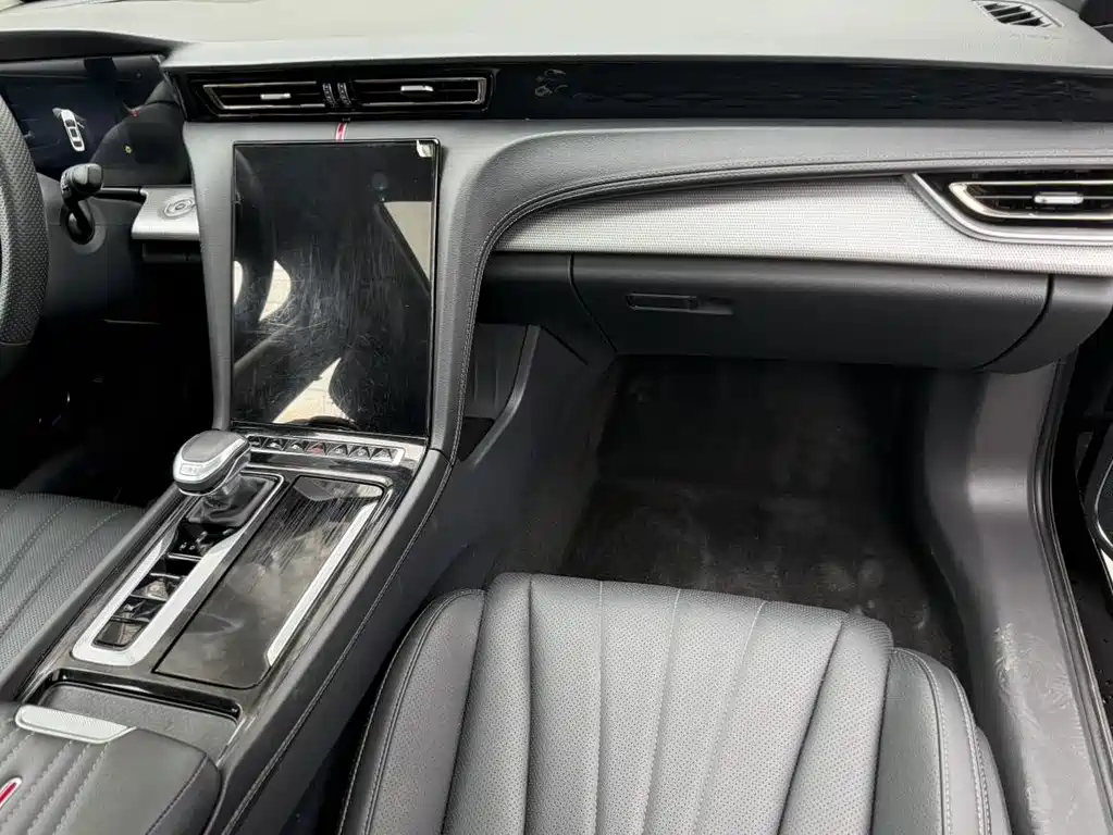 Hongqi Hongqi H5 — миниатюра 10
