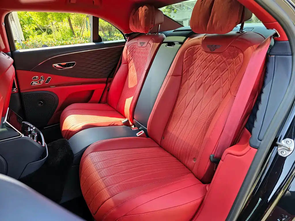 Bentley Flying Spur — миниатюра 10