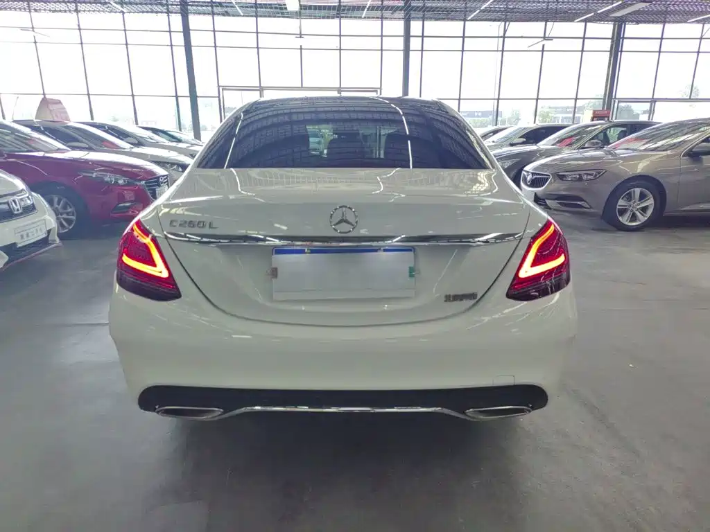 Mercedes-Benz C-Class — миниатюра 6