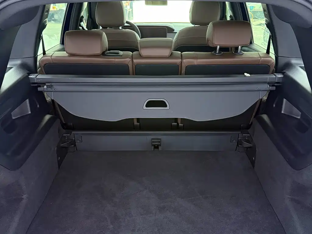 Mercedes-Benz GLB — миниатюра 17