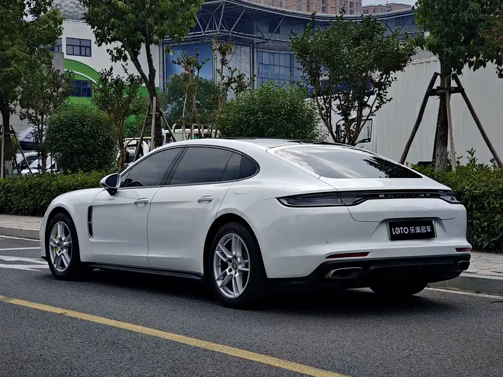 Porsche Panamera Hybrid — миниатюра 5