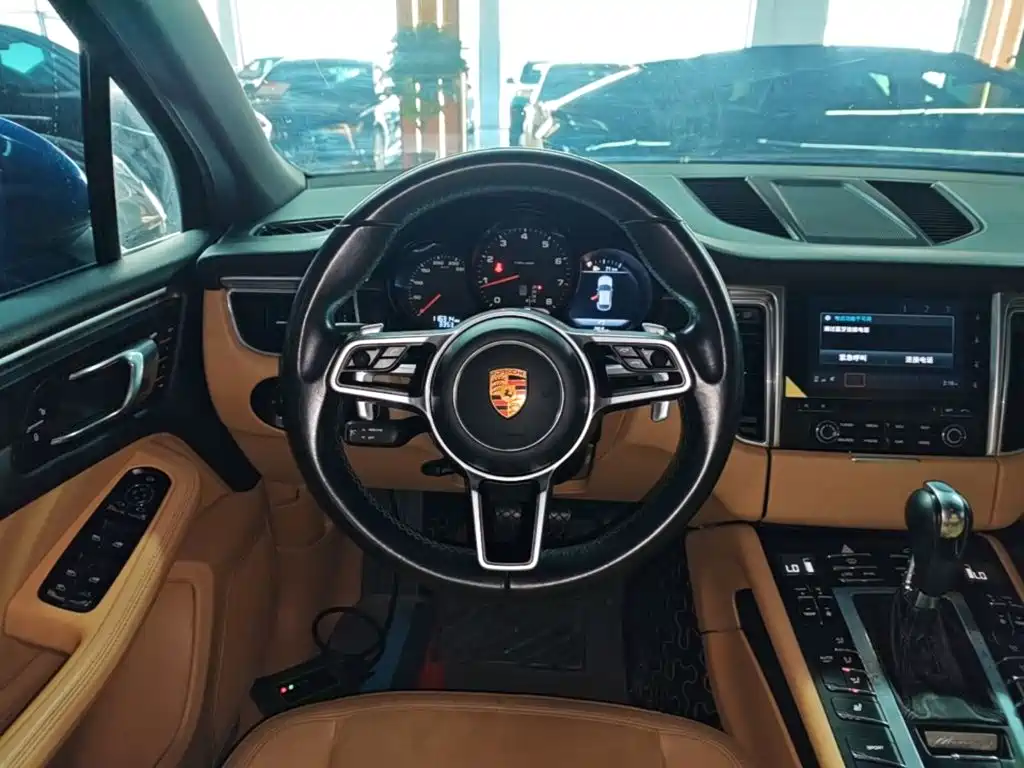 Porsche Macan — миниатюра 11