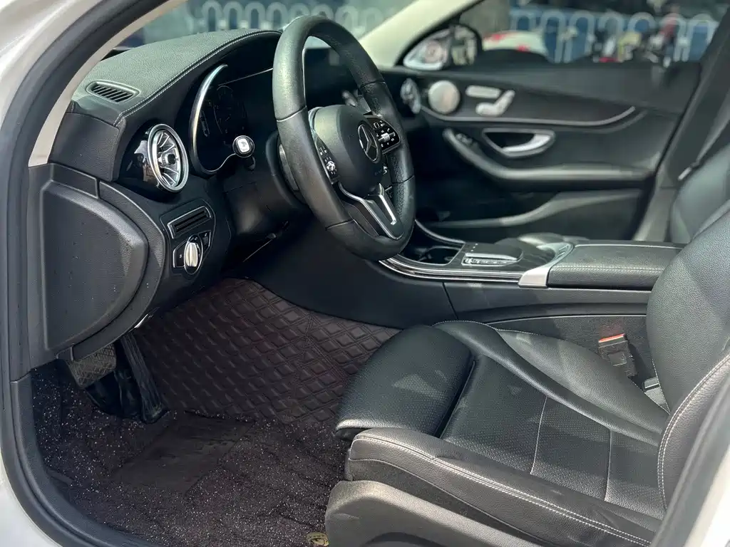 Mercedes-Benz C-Class — миниатюра 4