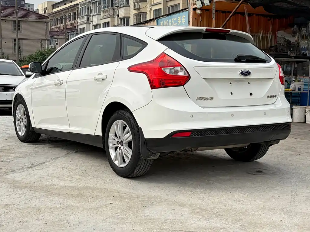 Ford Focus — миниатюра 7