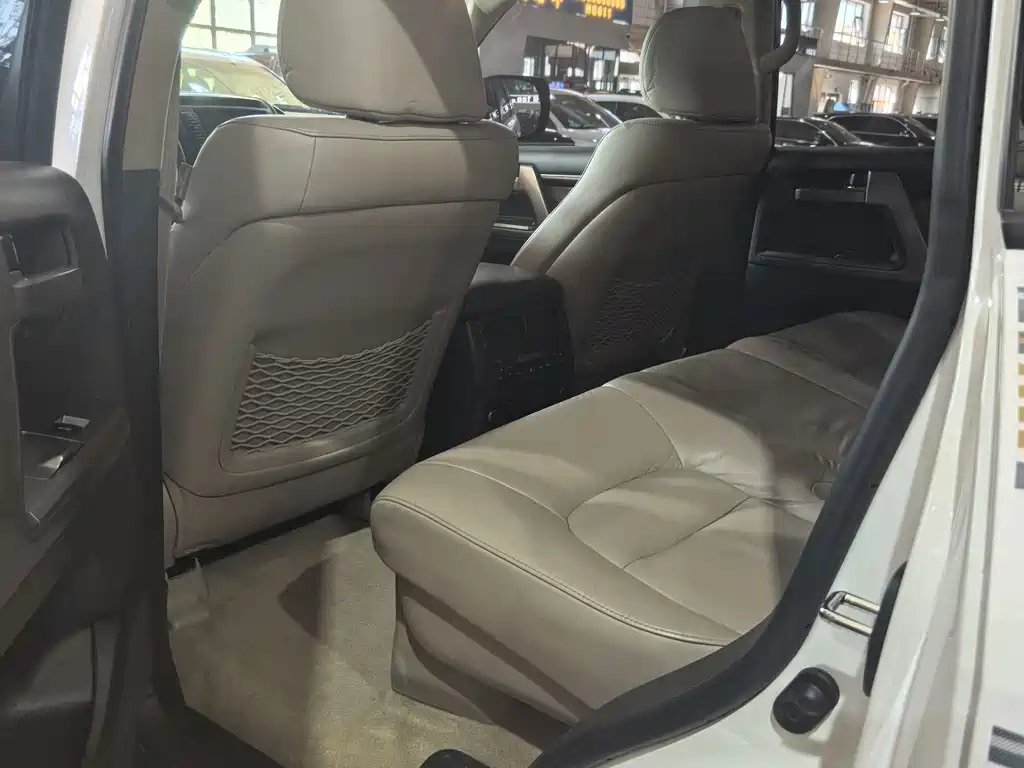 Toyota Land Cruiser — миниатюра 6