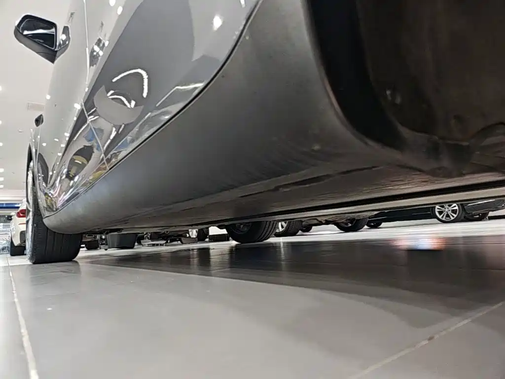 Tesla Model Y — миниатюра 22