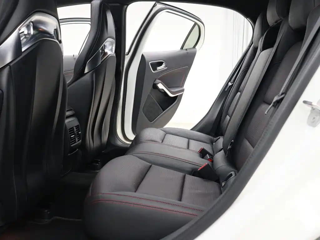 Mercedes-Benz GLA AMG — миниатюра 7