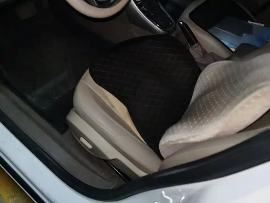 Buick Excelle — миниатюра 9