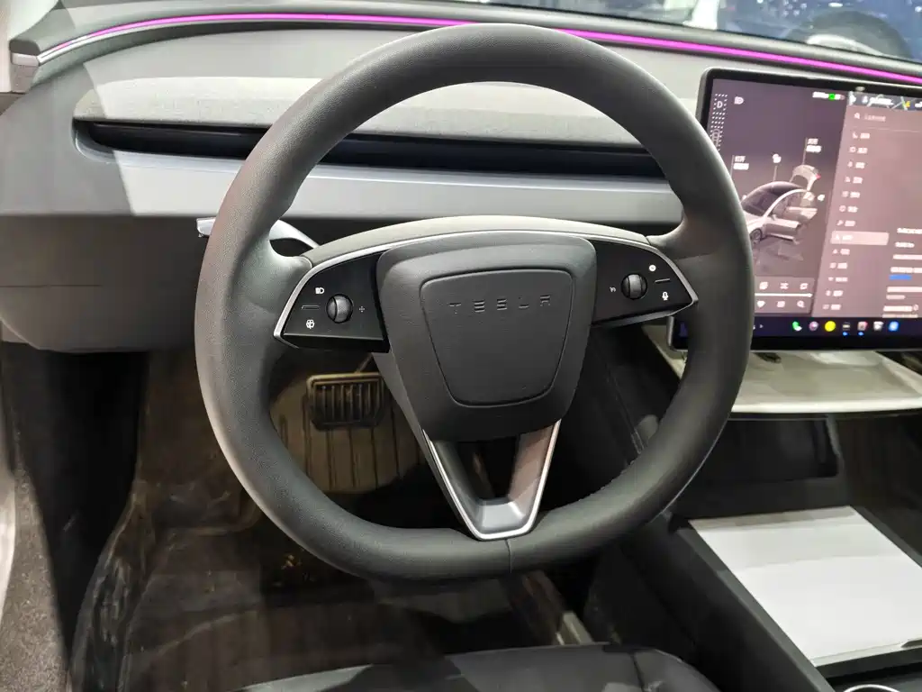 Tesla Model 3 — миниатюра 8