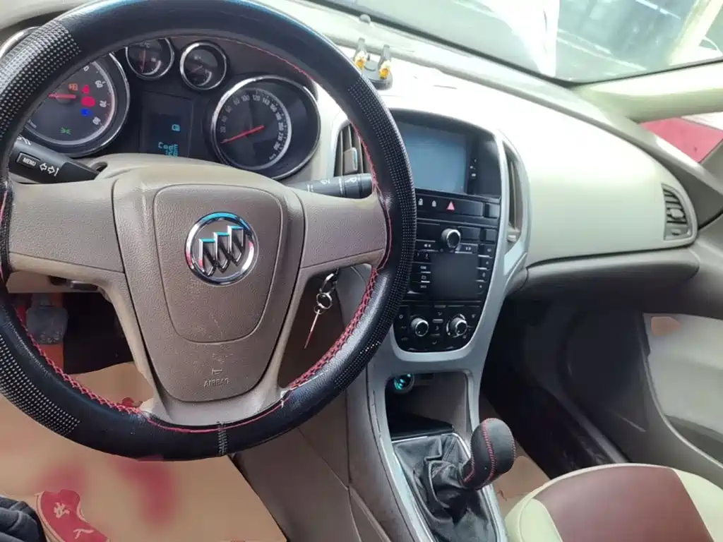Buick Excelle — миниатюра 10
