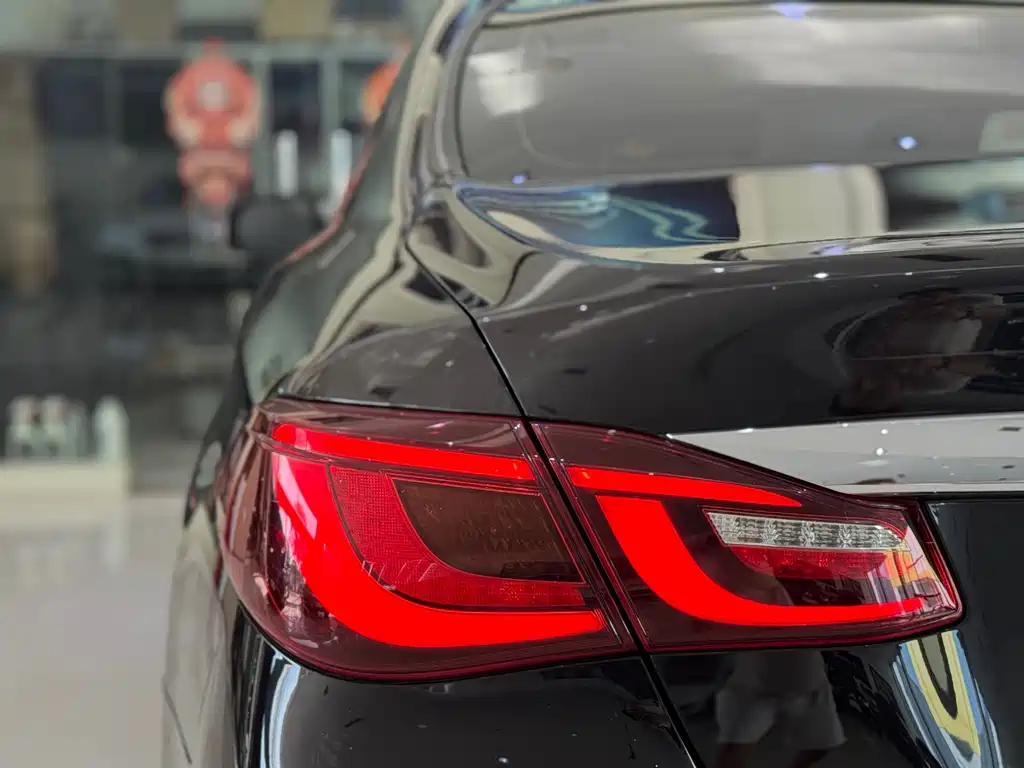 Infiniti Q70 — миниатюра 17