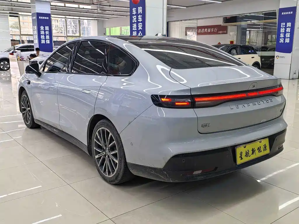 Leapmotor Leapmotor B01 — миниатюра 6