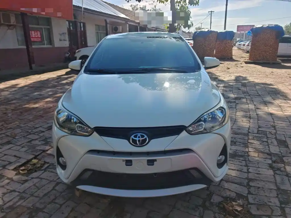 Toyota Yaris L — миниатюра 3