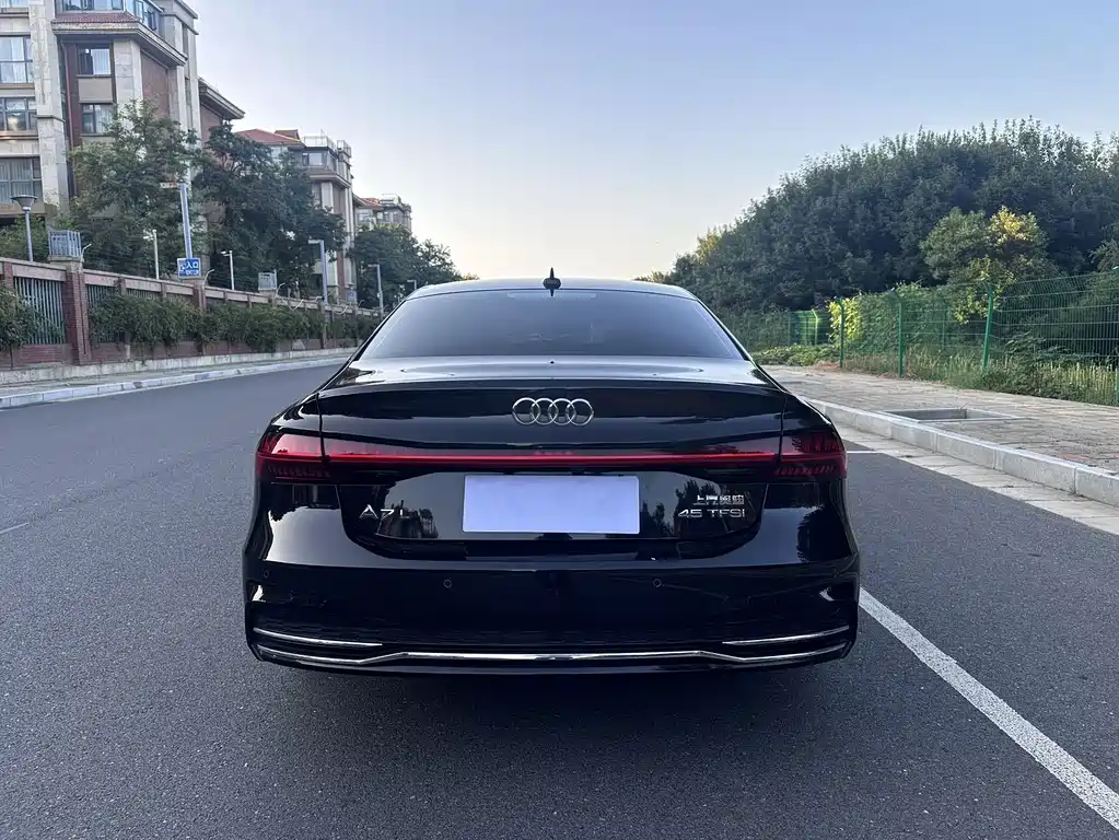 Audi A7L — миниатюра 7