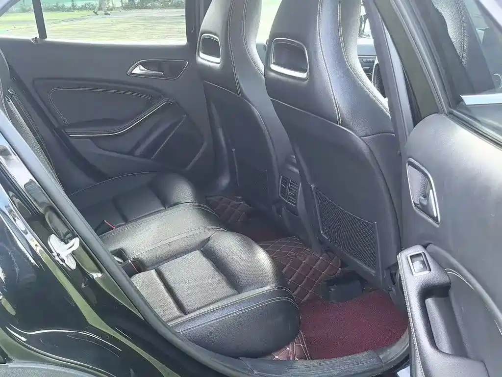 Mercedes-Benz GLA — миниатюра 6