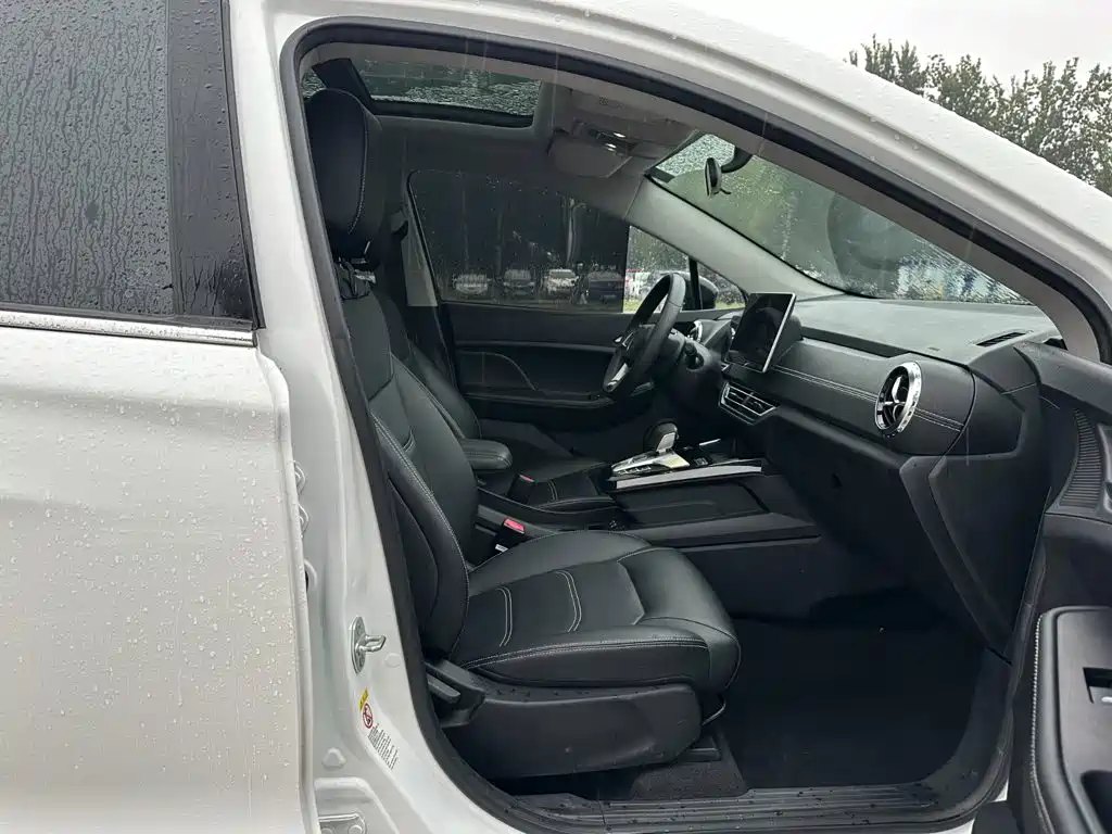 BYD Yuan EV — миниатюра 12