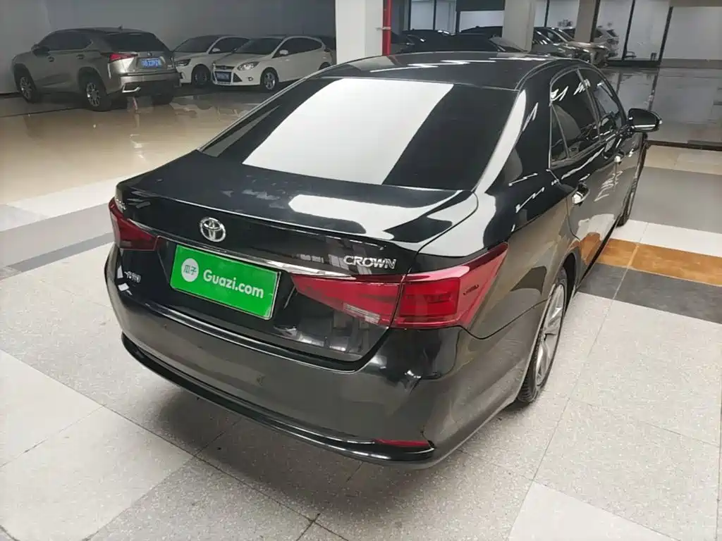 Toyota Crown 2015 2.5L Smart