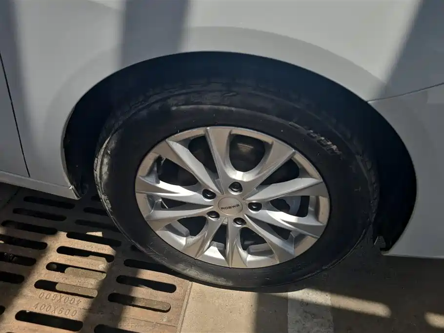 Roewe i5 2023 1.5L MT