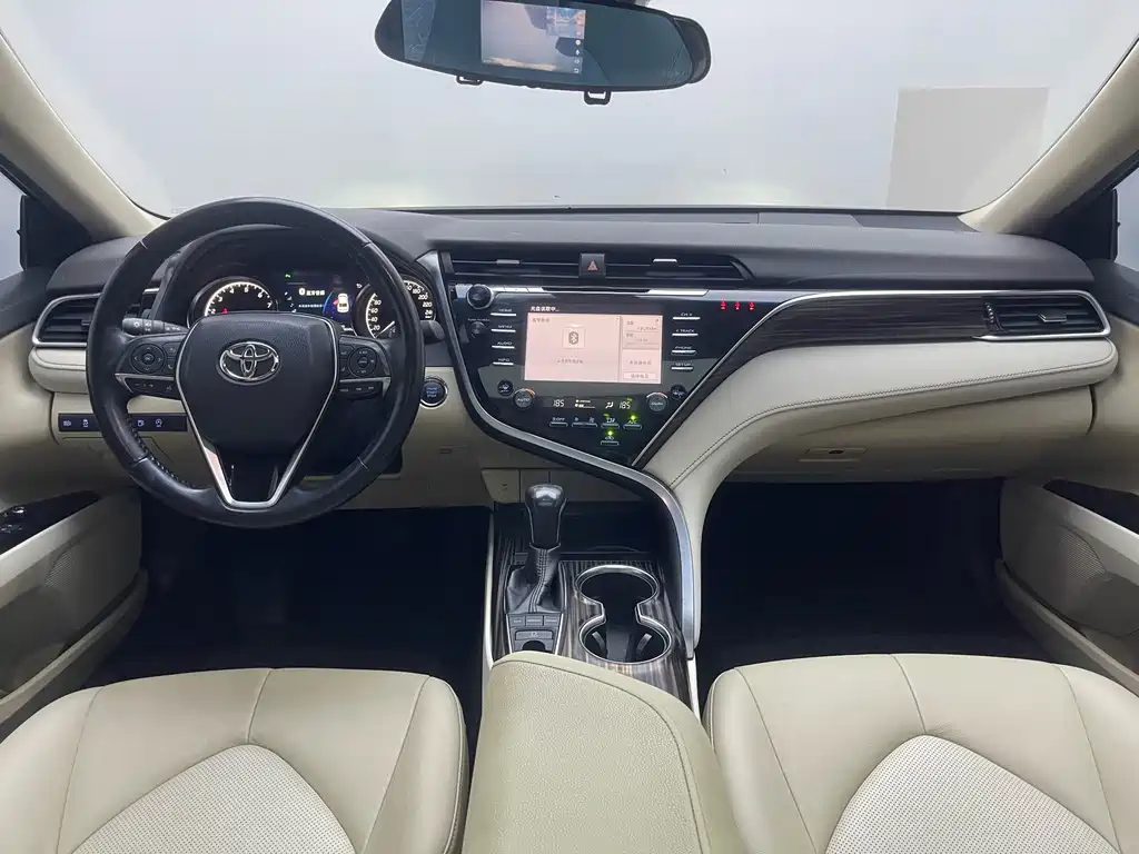 Toyota Camry — миниатюра 15