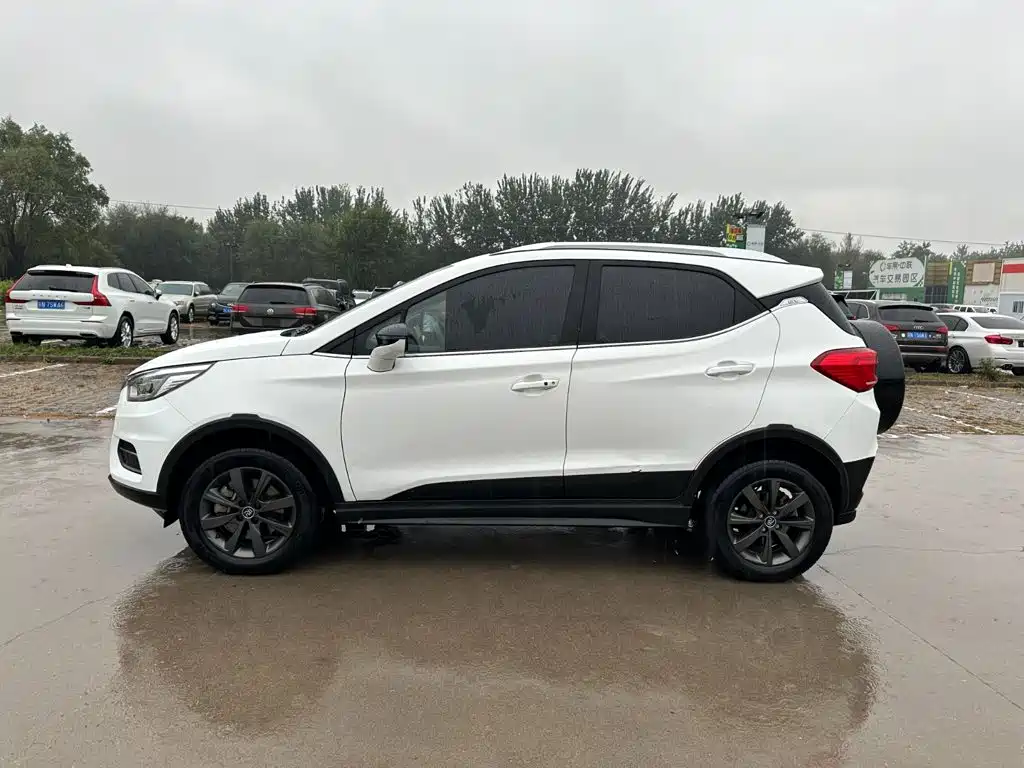 BYD Yuan EV — миниатюра 7