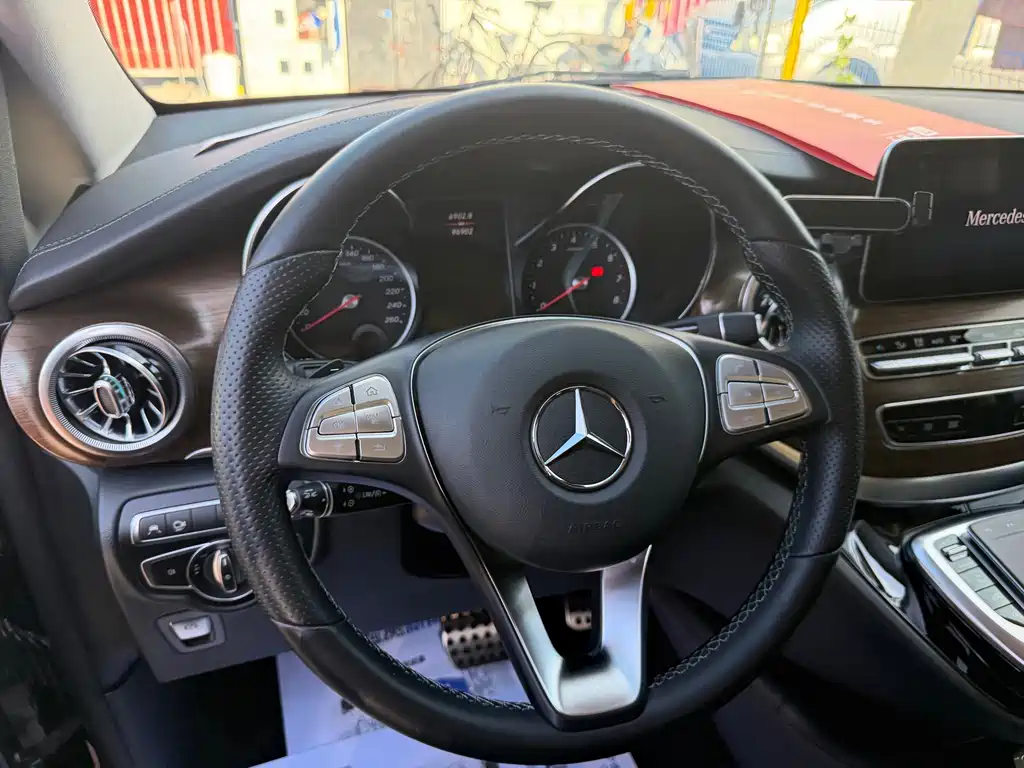 Mercedes-Benz V-Class — миниатюра 6
