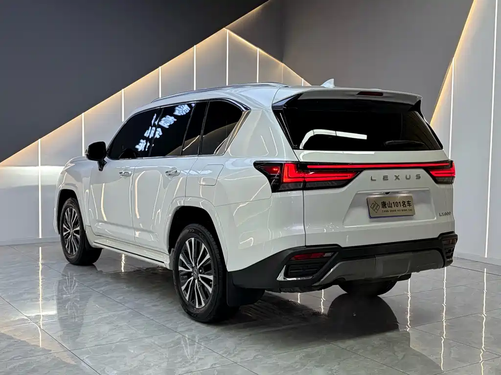 Lexus LX — миниатюра 8