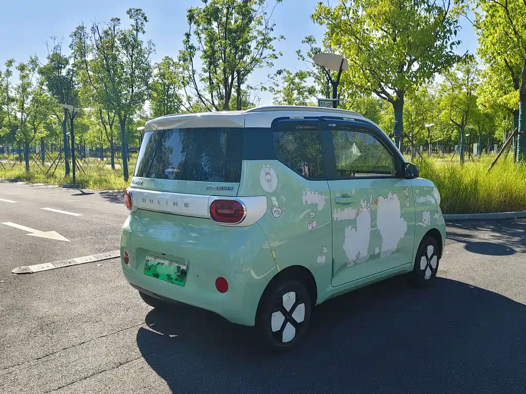 Wuling MINIEV — миниатюра 6