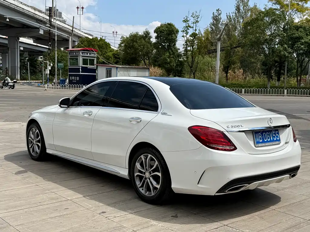 Mercedes-Benz C-Class — миниатюра 6