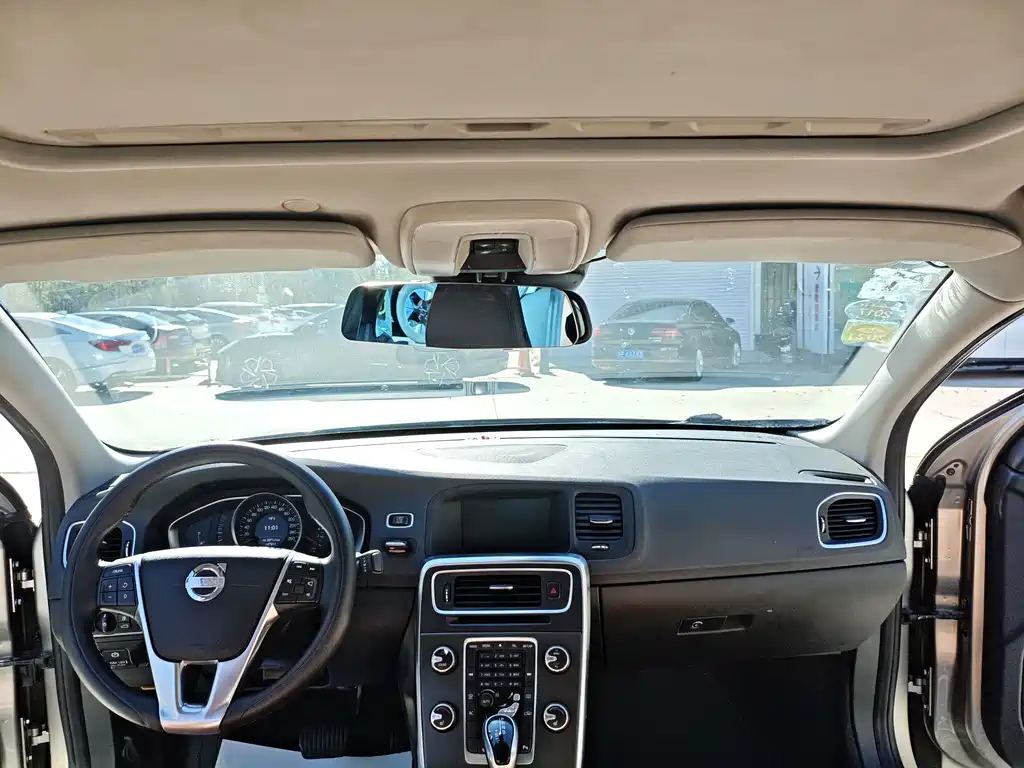 Volvo S60 — миниатюра 9
