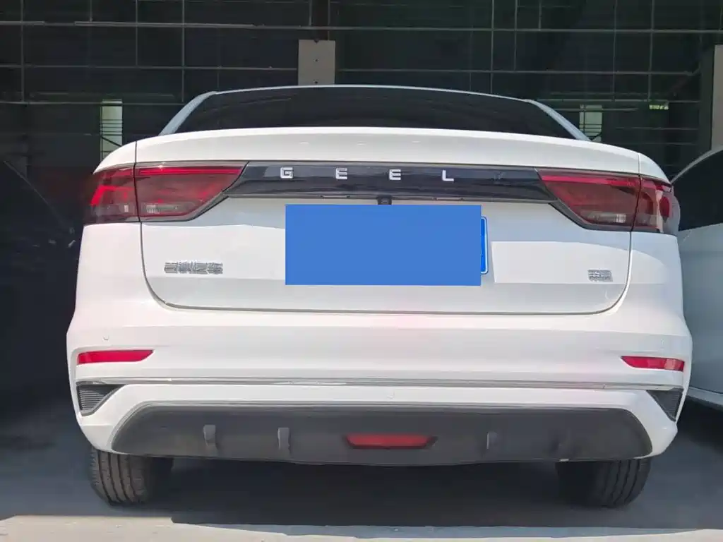Geely Emgrand — миниатюра 2