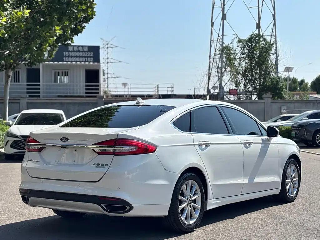 Ford Mondeo — миниатюра 9