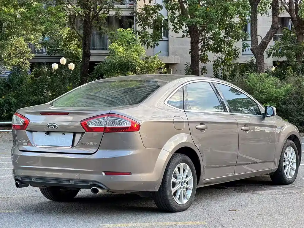 Ford Mondeo Zhisheng — миниатюра 9